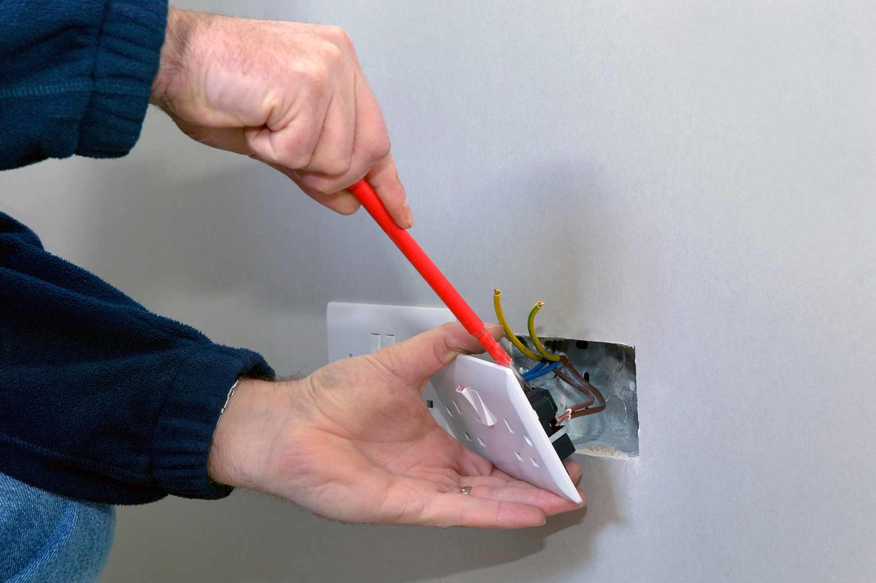 Our electricians can install plug sockets for domestic and commercial proeprties in Great Wyrley and the local area. 